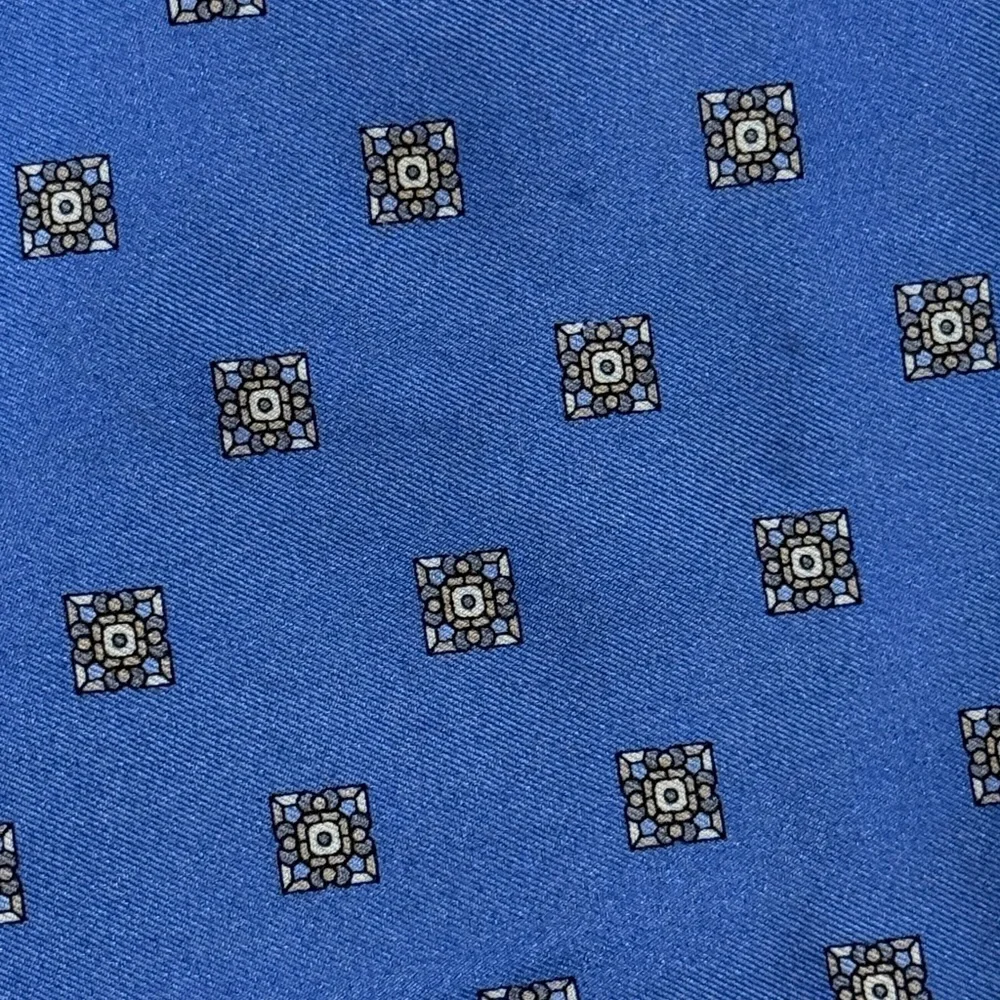 Guy Laroche Dark Blue 100% Wool And 100%Silk 11”X58” Opera /Tuxedo Scarf